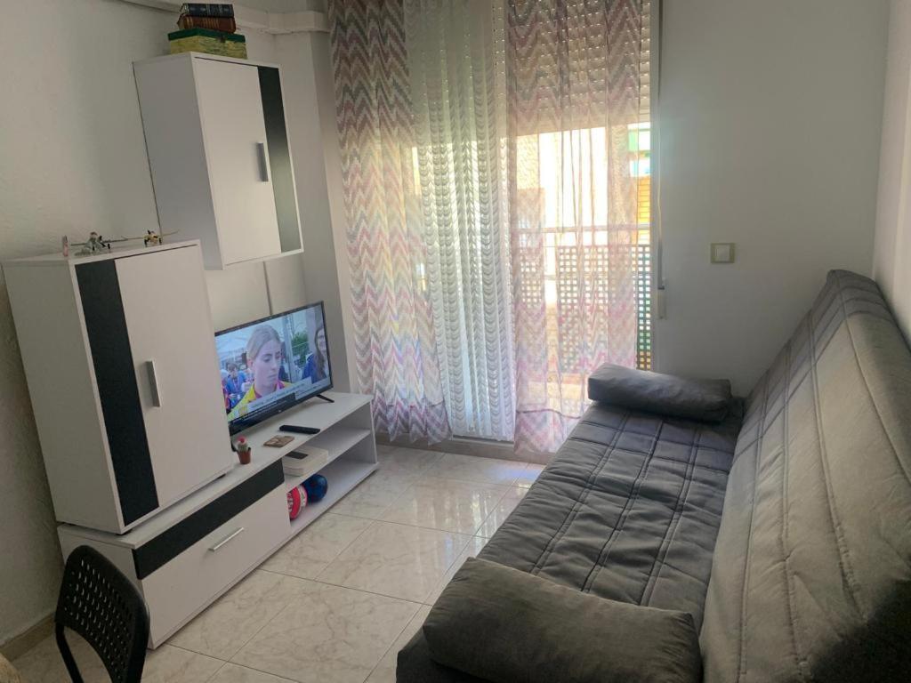 Alquilo Hermoso Apartamento En La Paradisiaca Oropesa Del Mar, 2Habitaciones, 1 Bano, Cocina, Salon, Aire Acondicionado Y Balcon A 400 Metros De La Playa Morro De Gos, Muy Cerca De Supermercados, Comercios Y Bares Exterior foto